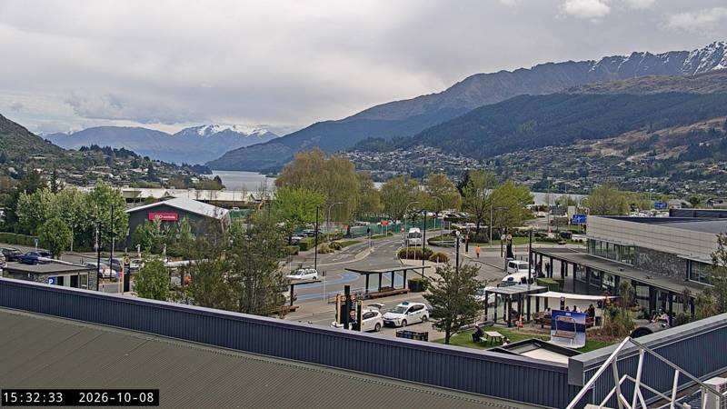 Western view towards Whakatipu Waimāori (Lake Wakatipu)