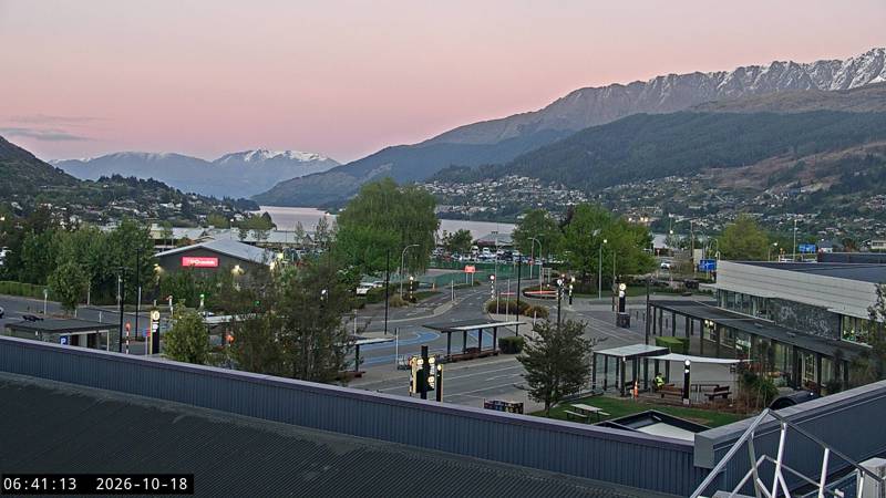 Western view towards Whakatipu Waimāori (Lake Wakatipu)